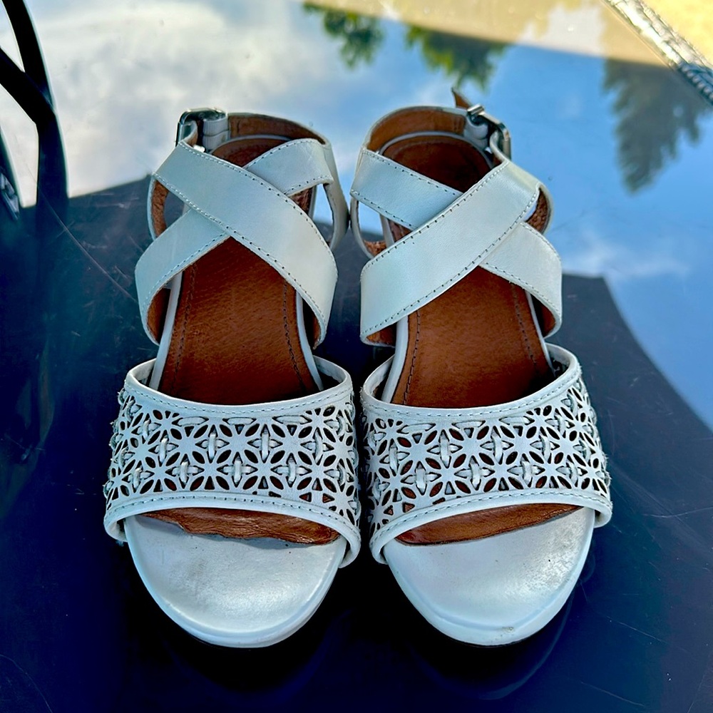 Ladies size 7.5 Nurture leather sandals w/wedge heel